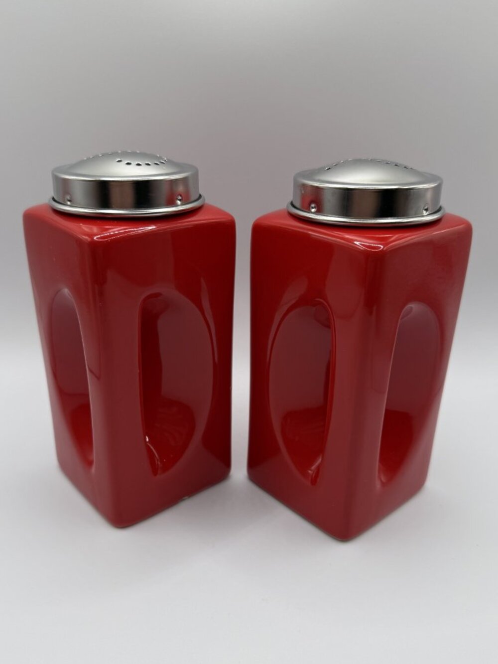 Retro Square Red Modern Ceramic Salt & Pepper Shakers